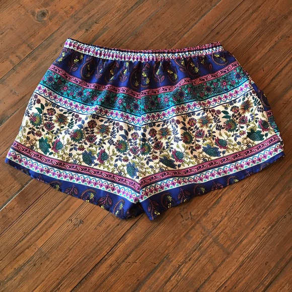 NWT Peach Love size M paisley & floral shorts - Picture 9 of 13
